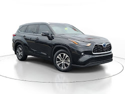 2022 Toyota Highlander Hybrid XLE