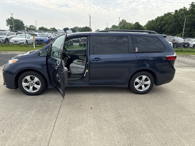2018 Toyota Sienna 