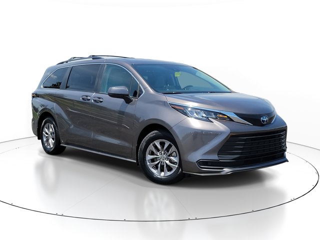 2023 Toyota Sienna 