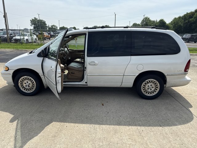 1997 Chrysler Town & Country 
