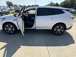 2022 Buick Enclave Essence