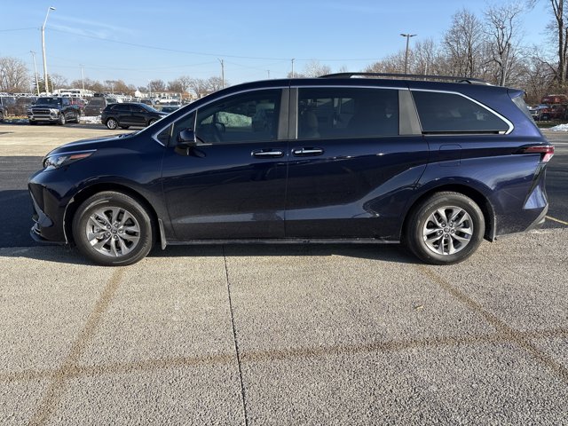 2025 Toyota Sienna XLE