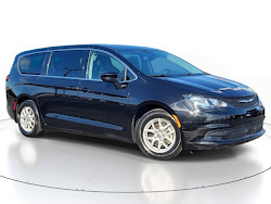 2024 Chrysler Voyager LX