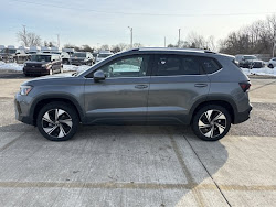 2025 Volkswagen Taos SE