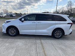 2022 Toyota Sienna XLE