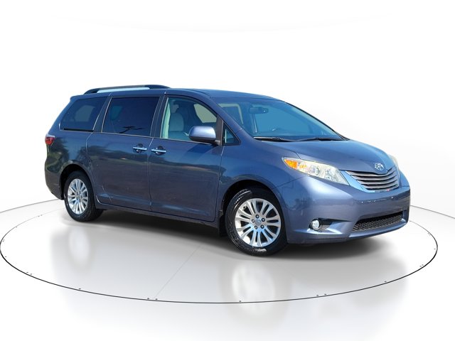 2017 Toyota Sienna XLE