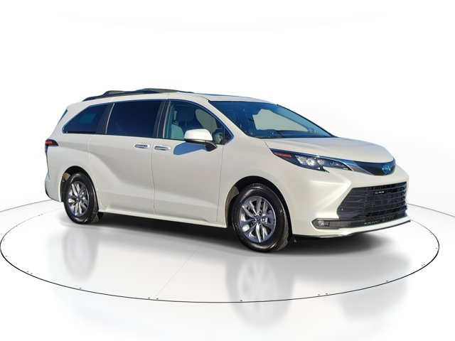 2025 Toyota Sienna XLE